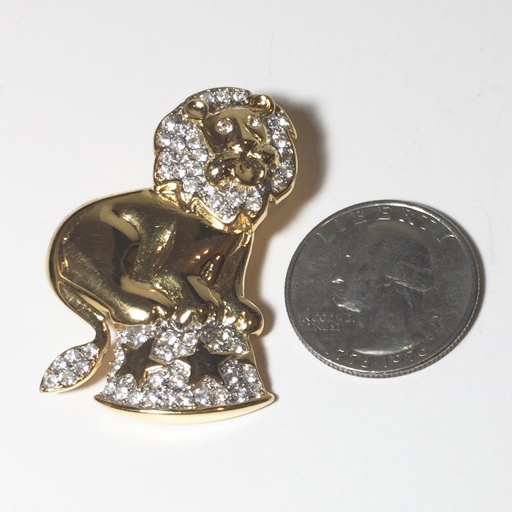Vintage Circus Lion Brooch Pin